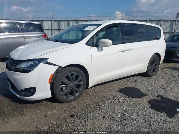 2C4RC1FG6KR702745 2019 CHRYSLER PACIFICA - Image 2