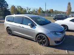 2C4RC1FG6KR738175 2019 CHRYSLER PACIFICA
