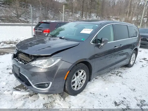 2C4RC1FG6LR223792 2020 CHRYSLER PACIFICA - Image 2