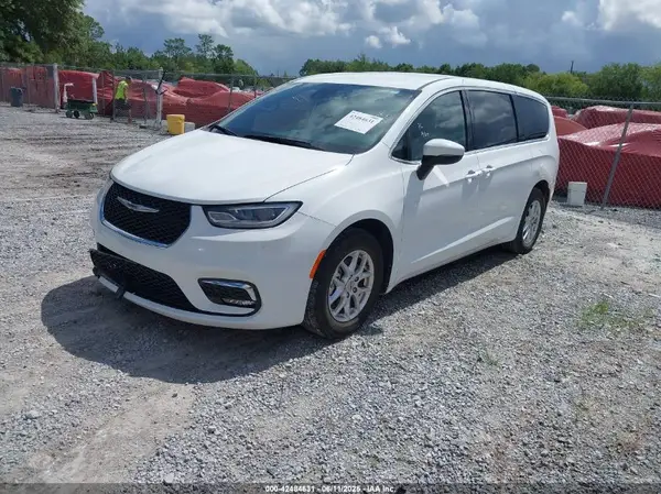 2C4RC1FG6PR561408 2023 CHRYSLER PACIFICA - Image 2
