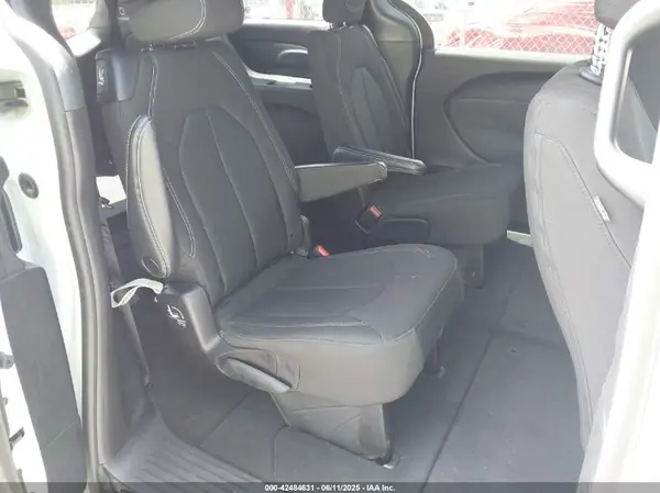 2C4RC1FG6PR561408 2023 CHRYSLER PACIFICA - Image 8