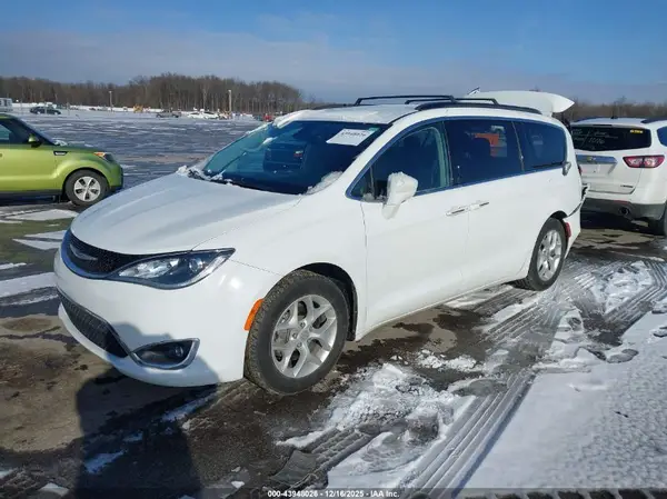2C4RC1FG7JR101729 2018 CHRYSLER PACIFICA - Image 2