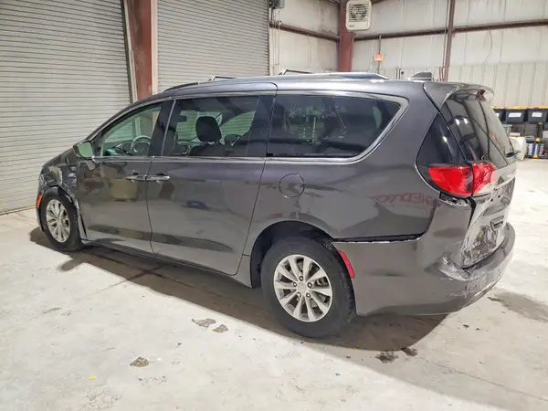 2C4RC1FG7JR108504 2018 CHRYSLER PACIFICA - Image 2