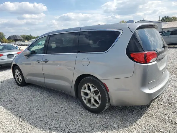 2C4RC1FG7JR125884 2018 CHRYSLER PACIFICA - Image 2