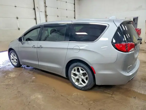 2C4RC1FG7JR125903 2018 CHRYSLER PACIFICA - Image 2