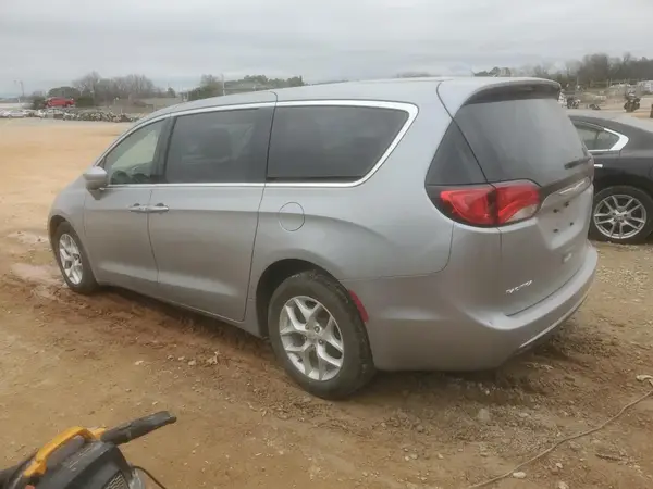 2C4RC1FG7JR128137 2018 CHRYSLER PACIFICA - Image 2