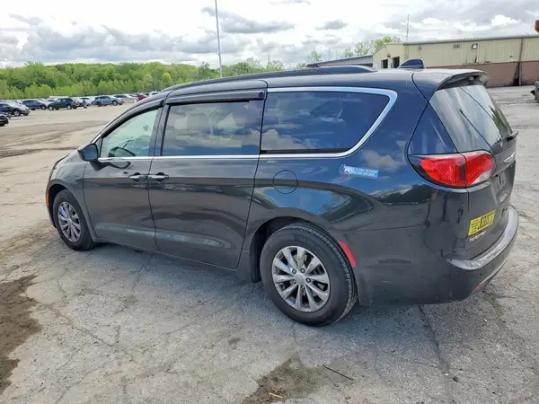2C4RC1FG7JR128557 2018 CHRYSLER PACIFICA - Image 2