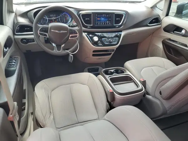 2C4RC1FG7JR132351 2018 CHRYSLER PACIFICA - Image 8