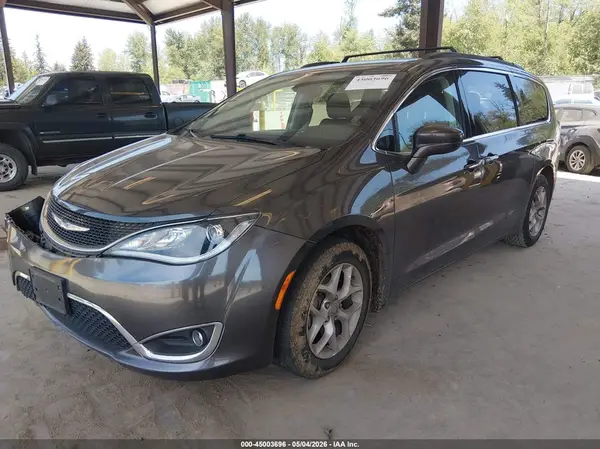 2C4RC1FG7JR163518 2018 CHRYSLER PACIFICA - Image 2