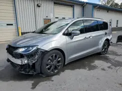 2C4RC1FG7JR257964 2018 CHRYSLER PACIFICA