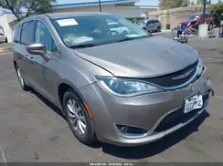 2C4RC1FG7JR278698 2018 CHRYSLER PACIFICA
