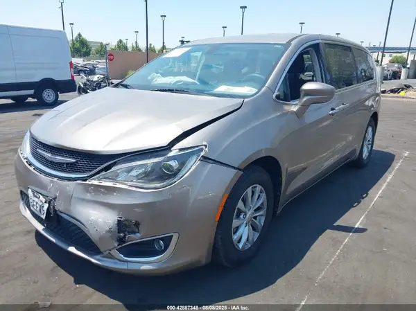 2C4RC1FG7JR278698 2018 CHRYSLER PACIFICA - Image 2