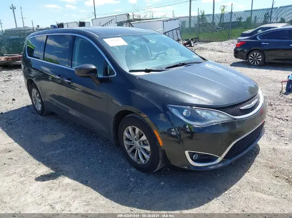 2C4RC1FG7JR279124 2018 CHRYSLER PACIFICA - Image 1