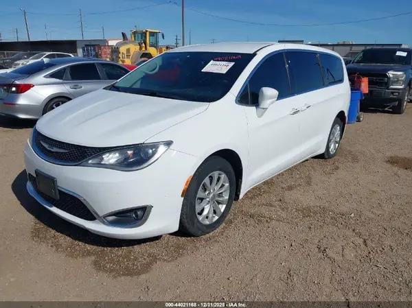 2C4RC1FG7JR280192 2018 CHRYSLER PACIFICA - Image 2
