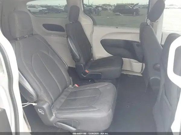 2C4RC1FG7JR280192 2018 CHRYSLER PACIFICA - Image 8