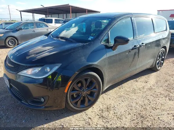 2C4RC1FG7JR357899 2018 CHRYSLER PACIFICA - Image 2