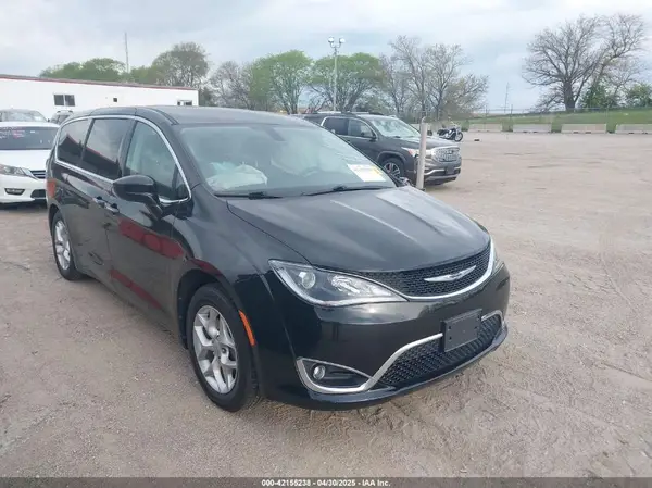 2C4RC1FG7JR358146 2018 CHRYSLER PACIFICA - Image 1