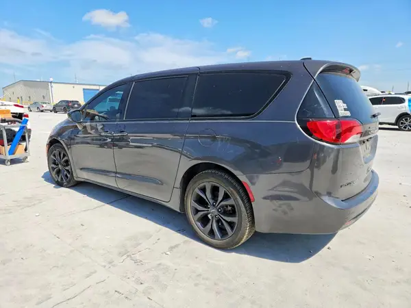 2C4RC1FG7JR361936 2018 CHRYSLER PACIFICA - Image 2