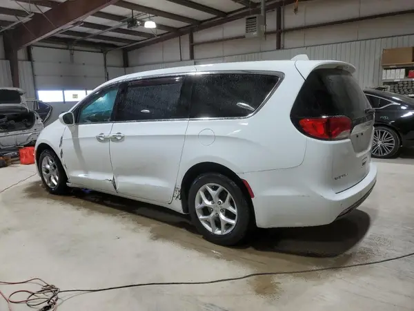 2C4RC1FG7KR551074 2019 CHRYSLER PACIFICA - Image 2