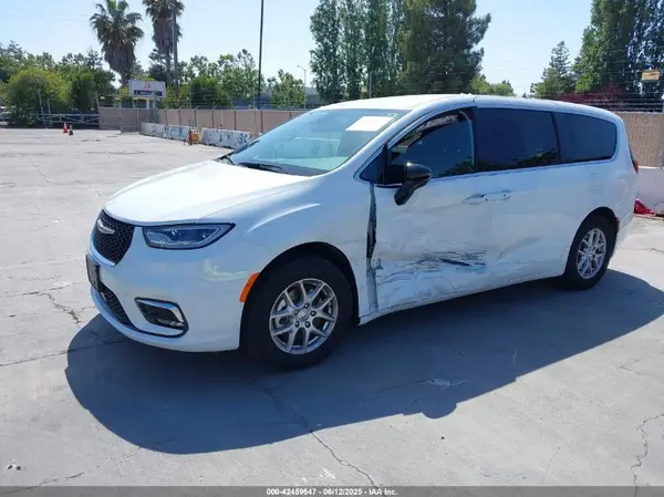 2C4RC1FG7RR194974 2024 CHRYSLER PACIFICA - Image 2