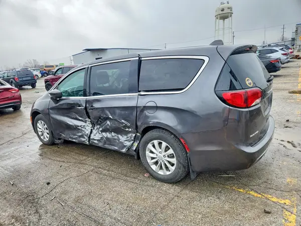 2C4RC1FG8JR101996 2018 CHRYSLER PACIFICA - Image 2