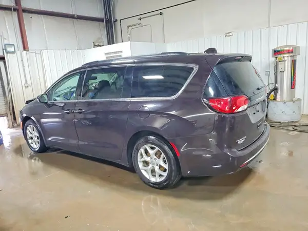 2C4RC1FG8JR104381 2018 CHRYSLER PACIFICA - Image 2