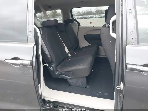2C4RC1FG8JR122959 2018 CHRYSLER PACIFICA - Image 8