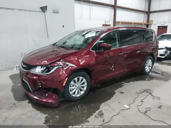 2C4RC1FG8JR123769 2018 CHRYSLER PACIFICA - Image 2