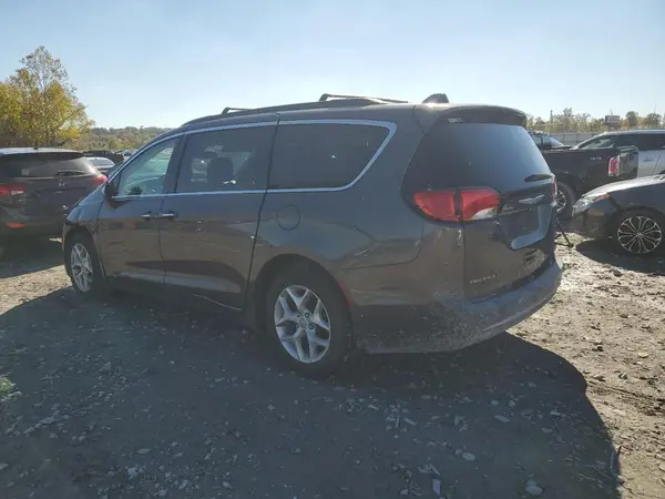 2C4RC1FG8JR128163 2018 CHRYSLER PACIFICA - Image 2