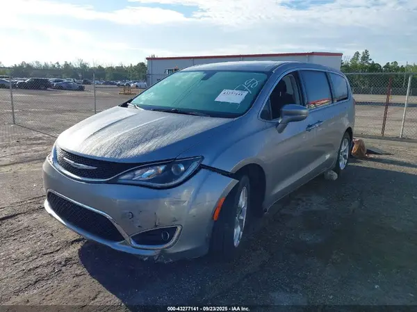 2C4RC1FG8JR133072 2018 CHRYSLER PACIFICA - Image 2