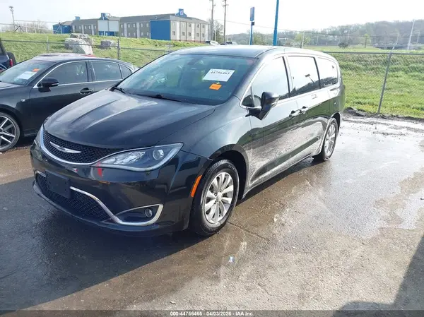 2C4RC1FG8JR163530 2018 CHRYSLER PACIFICA - Image 2