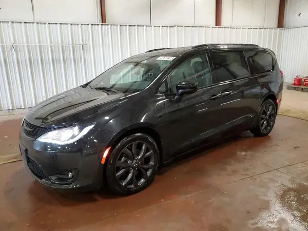 2C4RC1FG8JR233947 2018 CHRYSLER PACIFICA - Image 1