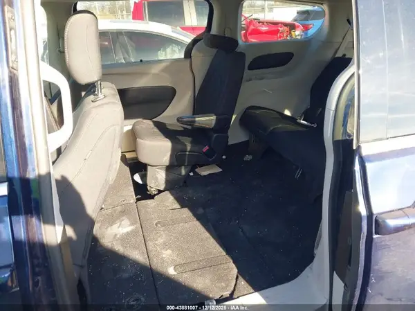 2C4RC1FG8JR235682 2018 CHRYSLER PACIFICA - Image 8