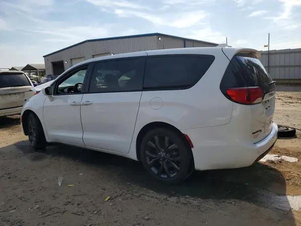 2C4RC1FG8JR260324 2018 CHRYSLER PACIFICA - Image 2
