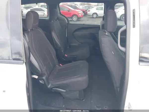 2C4RC1FG8JR263269 2018 CHRYSLER PACIFICA - Image 8