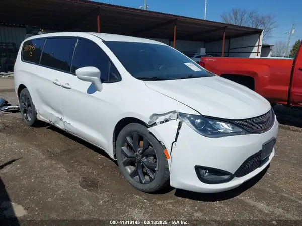 2C4RC1FG8JR263594 2018 CHRYSLER PACIFICA - Image 1