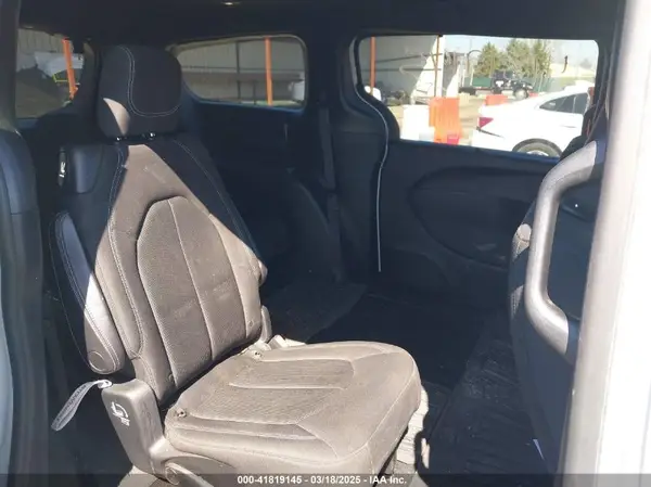 2C4RC1FG8JR263594 2018 CHRYSLER PACIFICA - Image 8