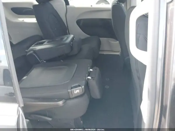 2C4RC1FG8JR279973 2018 CHRYSLER PACIFICA - Image 8