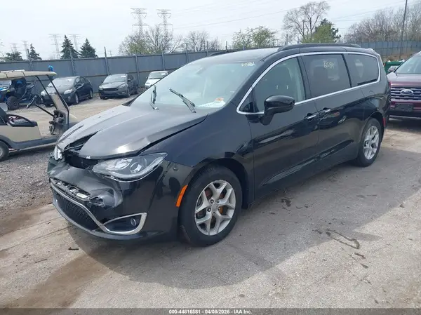 2C4RC1FG8JR294330 2018 CHRYSLER PACIFICA - Image 2