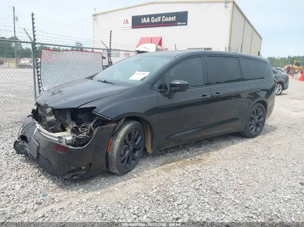 2C4RC1FG8JR315807 2018 CHRYSLER PACIFICA - Image 2