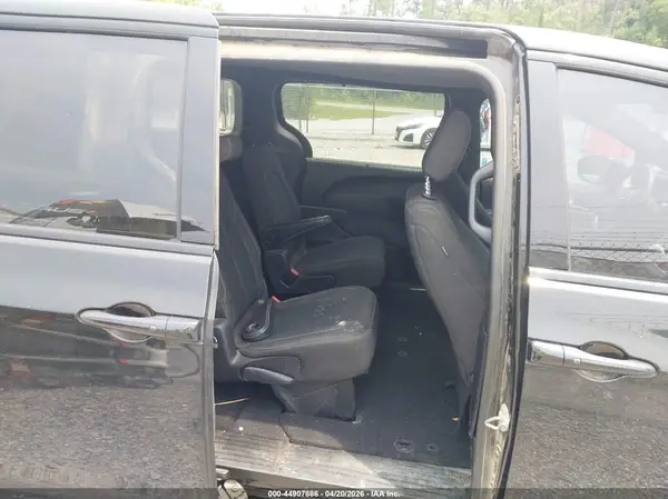 2C4RC1FG8JR315807 2018 CHRYSLER PACIFICA - Image 8