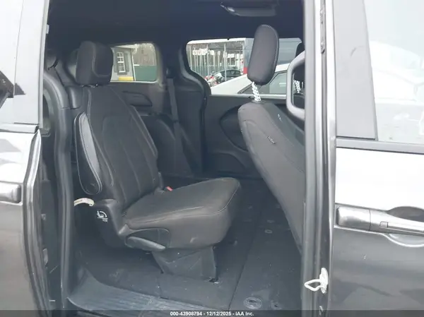 2C4RC1FG8JR351254 2018 CHRYSLER PACIFICA - Image 8