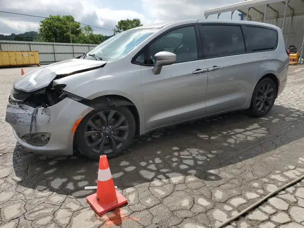 2C4RC1FG8JR358284 2018 CHRYSLER PACIFICA - Image 1