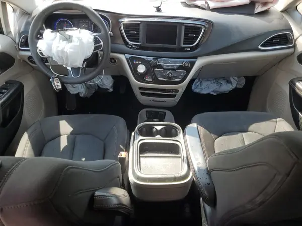2C4RC1FG8JR365588 2018 CHRYSLER PACIFICA - Image 8