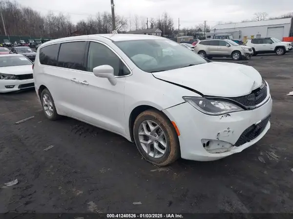 2C4RC1FG8KR575724 2019 CHRYSLER PACIFICA - Image 1