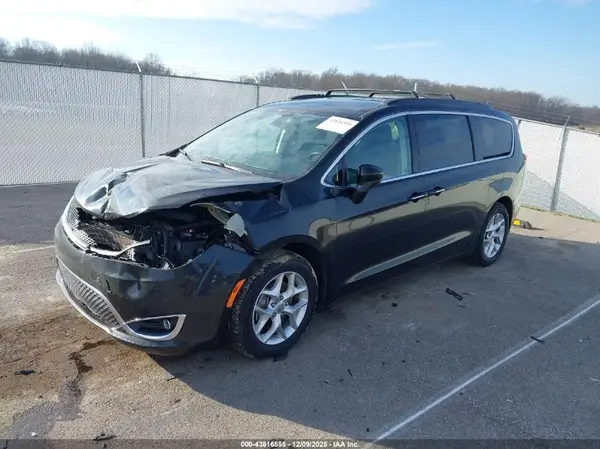 2C4RC1FG8KR653144 2019 CHRYSLER PACIFICA - Image 2