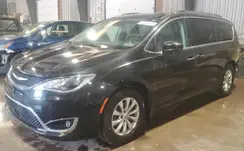 2C4RC1FG8KR679002 2019 CHRYSLER PACIFICA