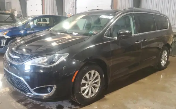 2C4RC1FG8KR679002 2019 CHRYSLER PACIFICA - Image 1
