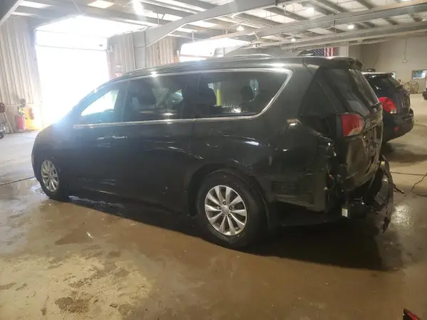 2C4RC1FG8KR679002 2019 CHRYSLER PACIFICA - Image 2