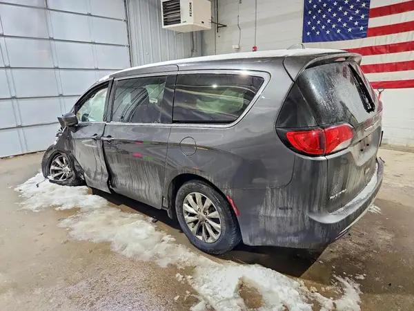 2C4RC1FG8KR686614 2019 CHRYSLER PACIFICA - Image 2